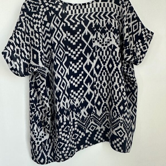 Tutu & Lilli Navy Geometric Print Blouse Lightweight Kimono Top - Picture 5 of 7
